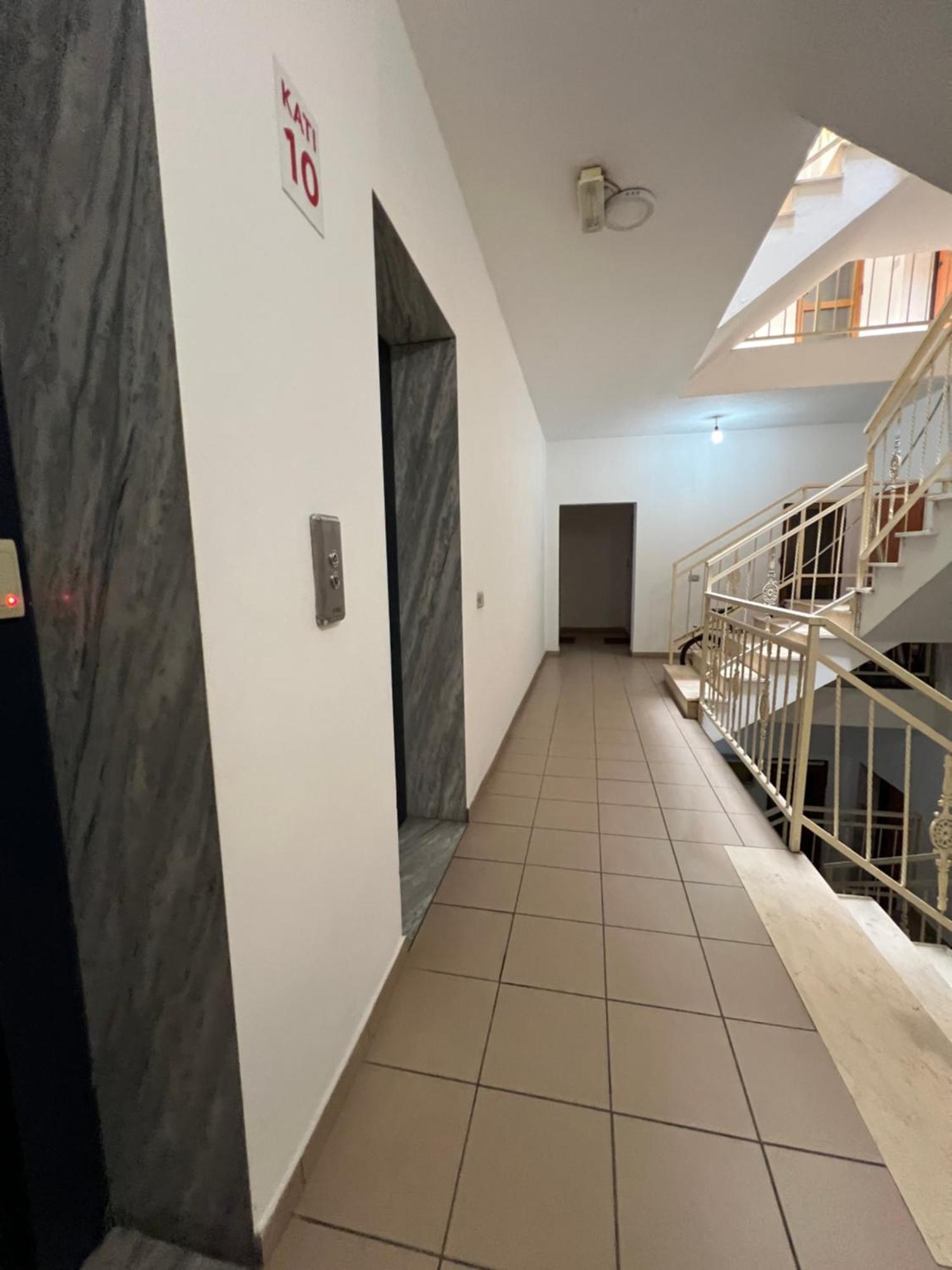 Center View Luxury Apartment Tiranë Ngoại thất bức ảnh