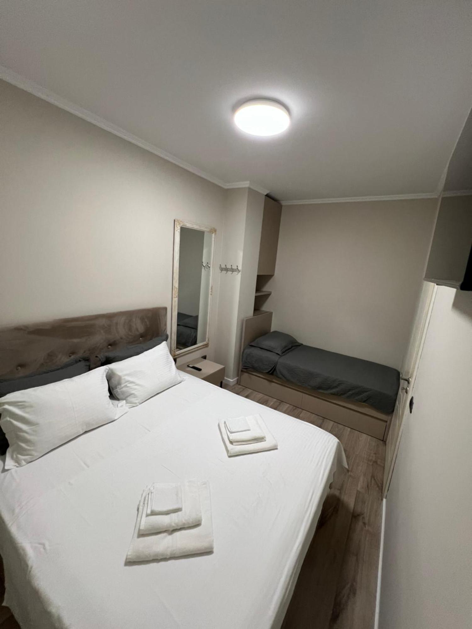 Center View Luxury Apartment Tiranë Ngoại thất bức ảnh