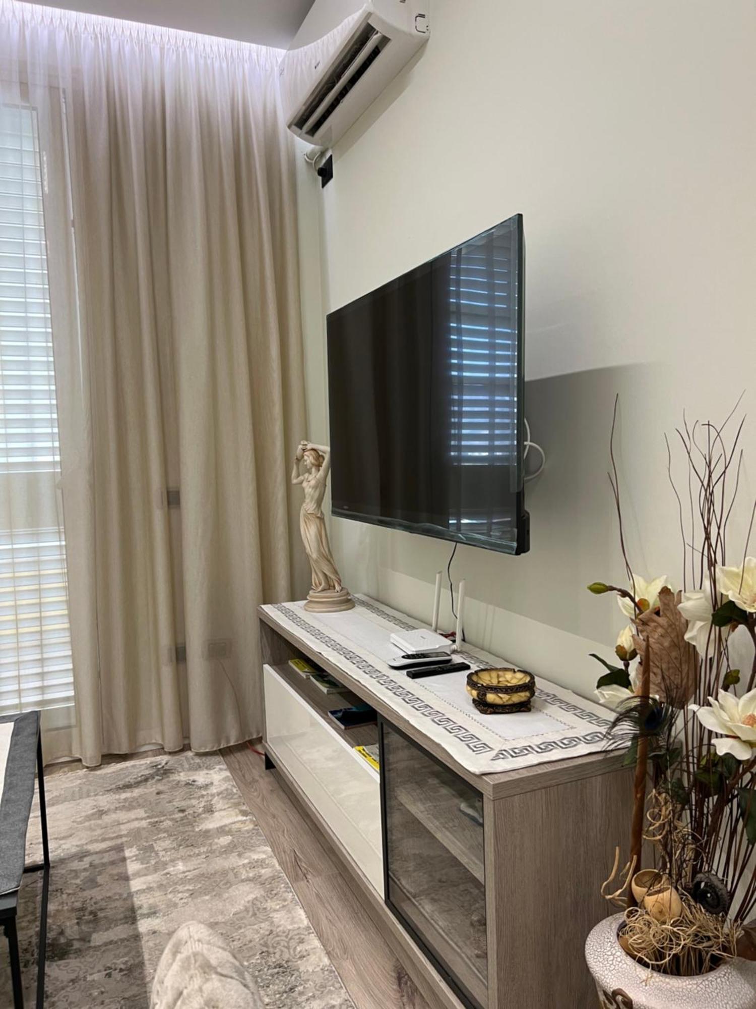 Center View Luxury Apartment Tiranë Ngoại thất bức ảnh