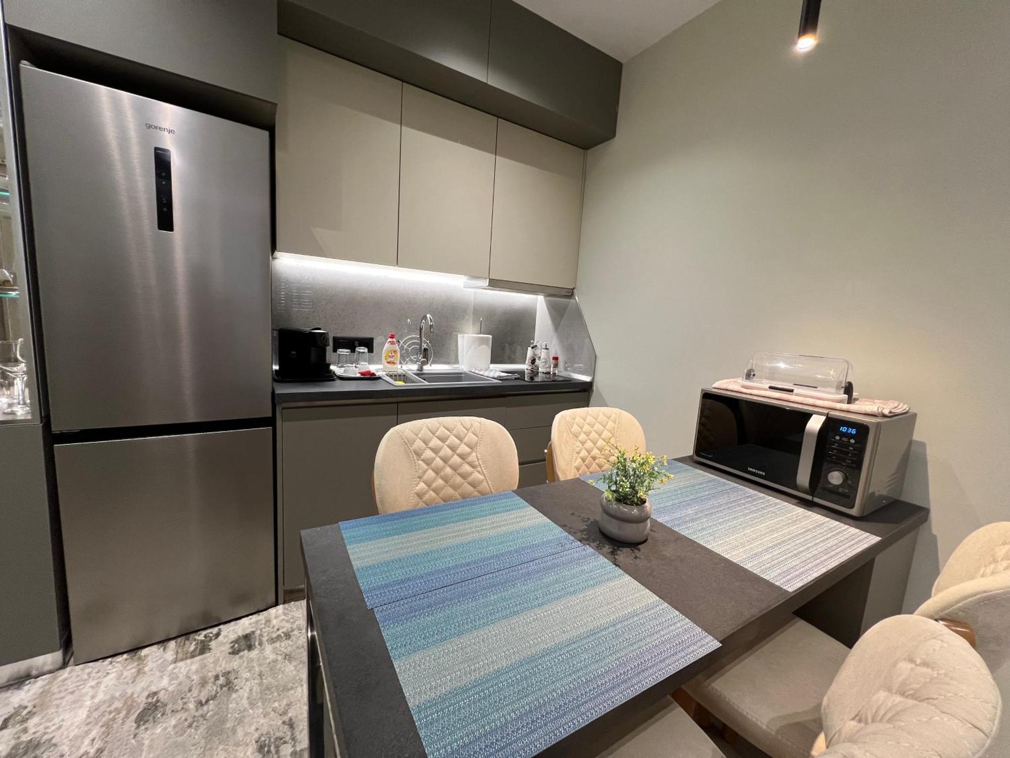 Center View Luxury Apartment Tiranë Ngoại thất bức ảnh