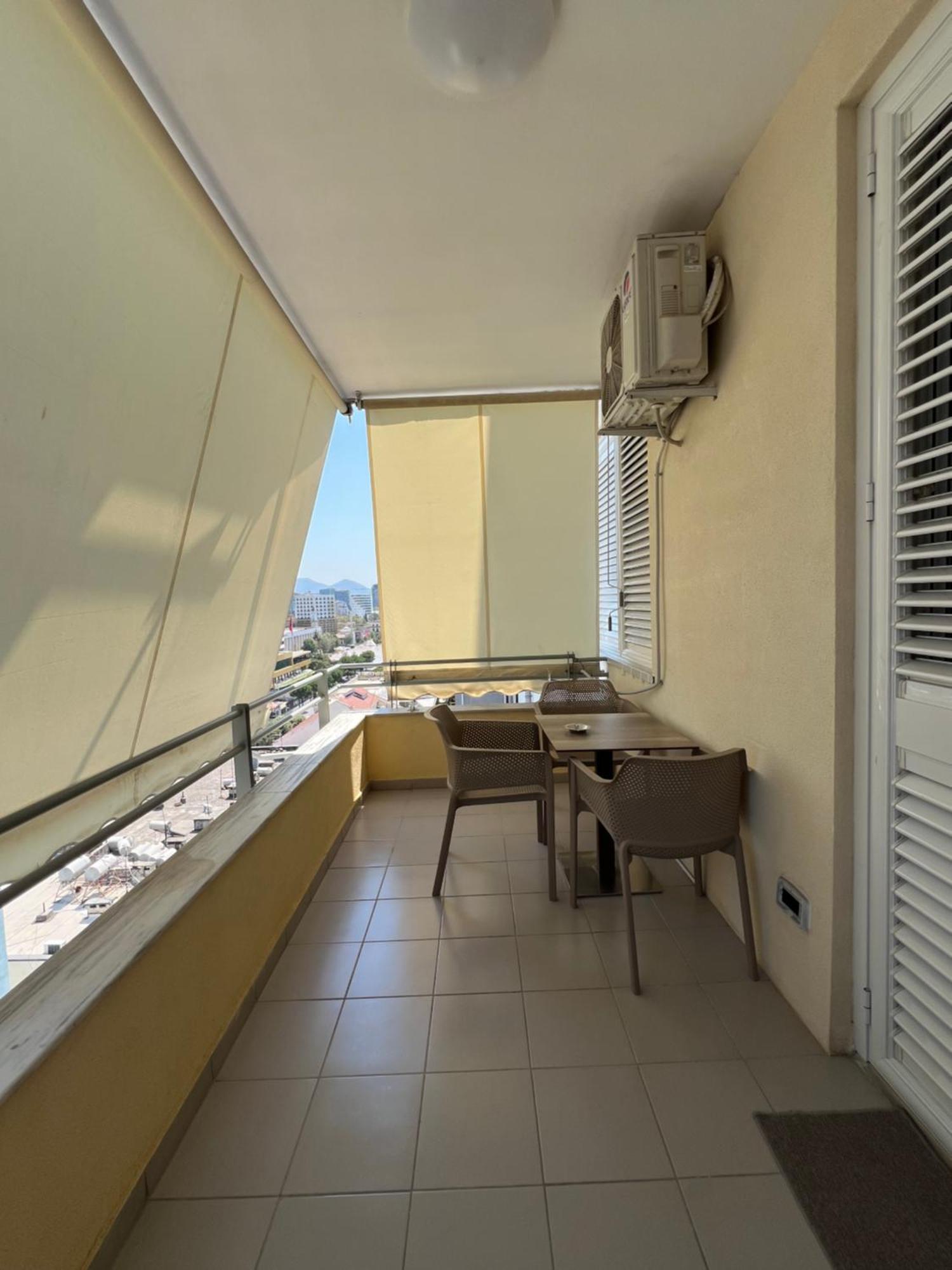 Center View Luxury Apartment Tiranë Ngoại thất bức ảnh